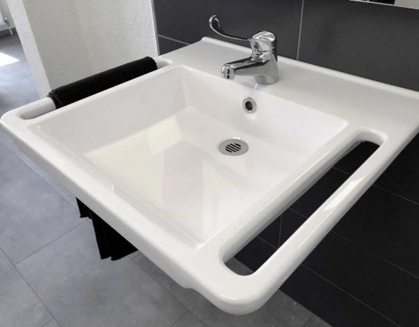 Waschbecken mit Griff